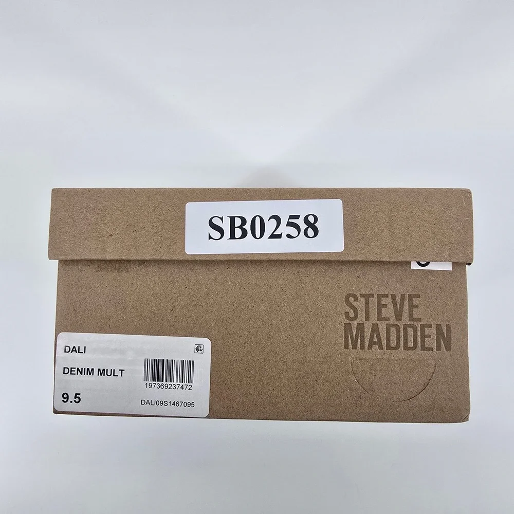 Steve Madden Size 9.5 Dalidal Denim Studded Buckle Pointed Toe Heels, New in Box - Picture 8 of 8